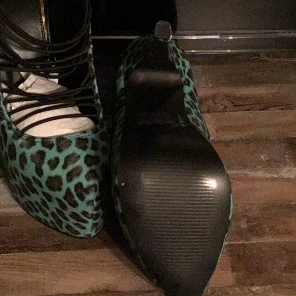 Heels 💚 - Picture 5 of 7